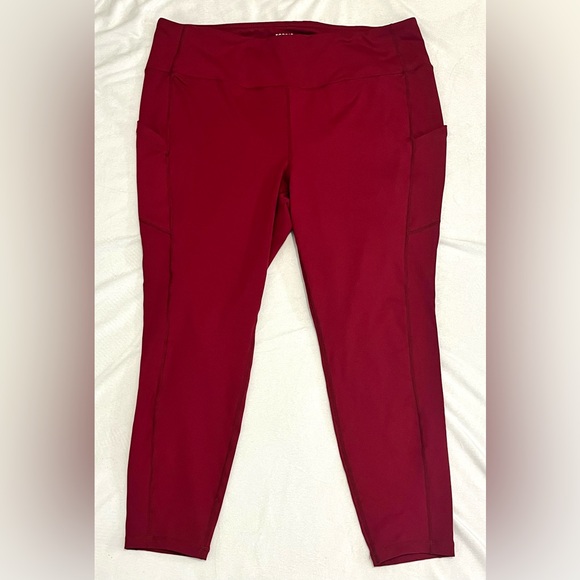 torrid Pants - Torrid Active Women's Beautiful Deep Red Leggings with Pockets Size 3 / 3X